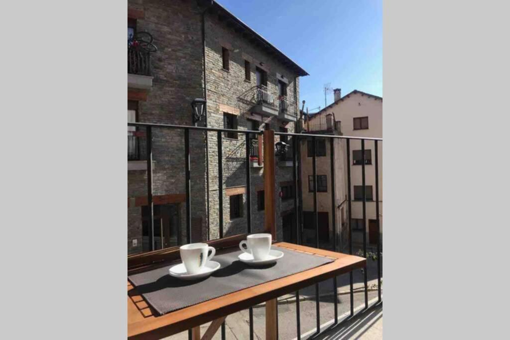 Puigcerda Centro. Acogedor Apartament En El Pueblo ภายนอก รูปภาพ
